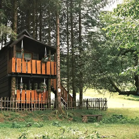 Campsite Treehouse Kupari Nacionalni Park Risnjak Cabar
